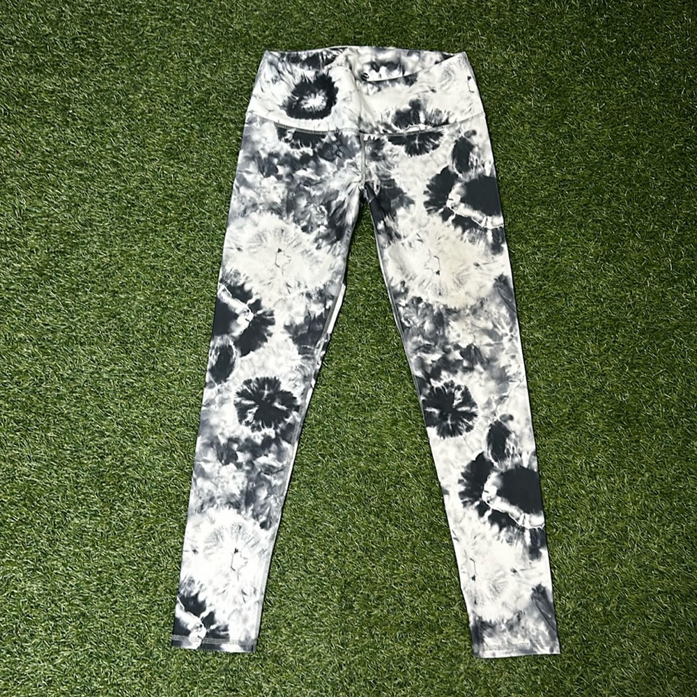 Noli Active buttery soft tie dye leggings
